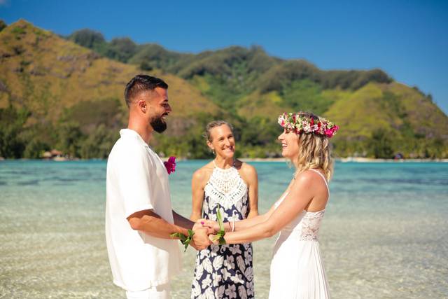 wedOtahiti | Destination Weddings + Unique Ceremonies | French Polynesia