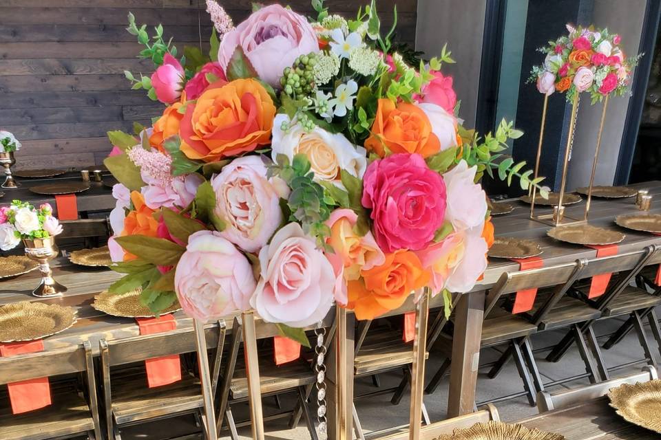 Centerpieces and chargers