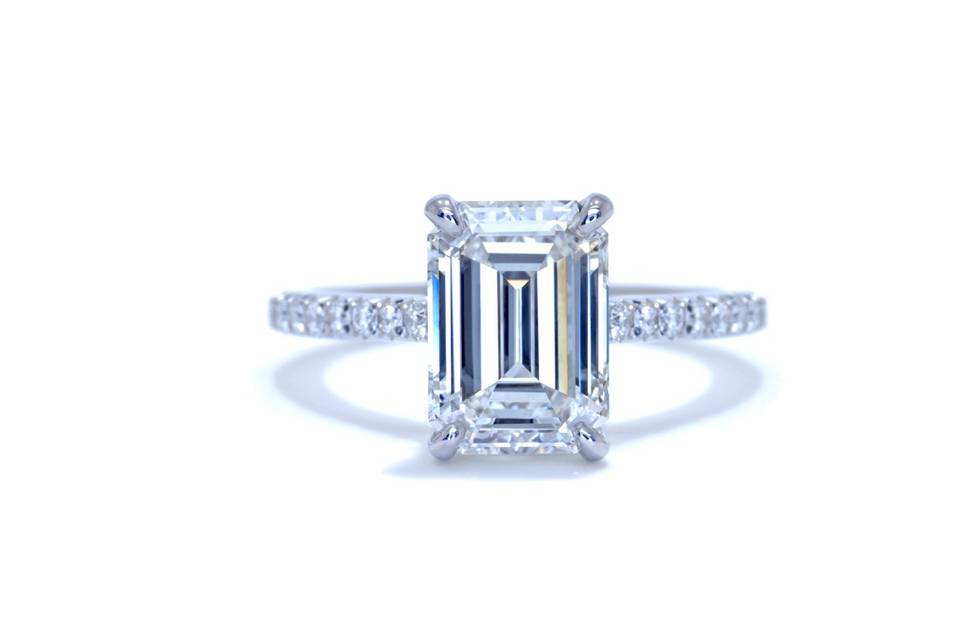 Diamond Prong Emerald