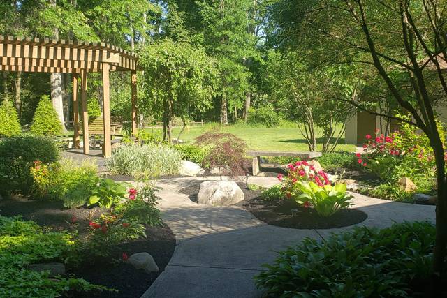 8820-garden-pergola-path.jpg