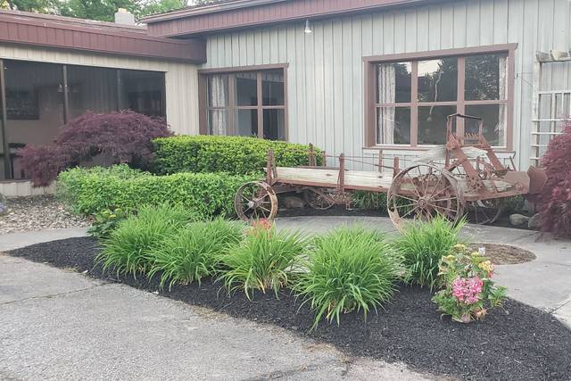 8820-garden.jpg
