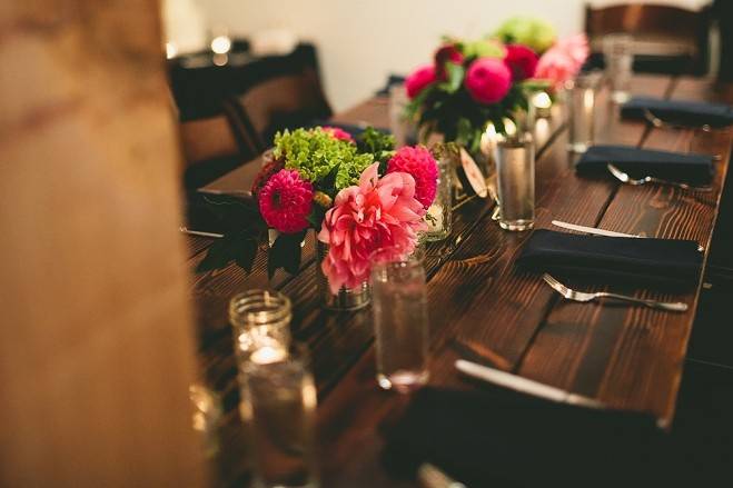 Wedding at Union PineCoordinator - Luxe Event ProductionsPhotography - Jamie JonesFarm Tables - Classic Vintage Rentals