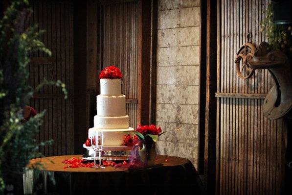 The cake detail replicated the beading on the bride's gown perfectly.