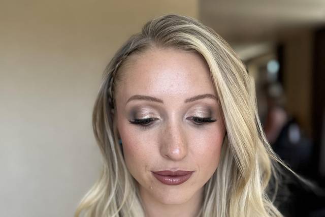 blonde smoky eye.jpg