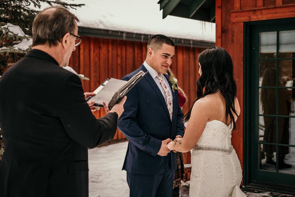 Snowy elopement ceremony