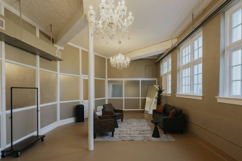 Groom Suite/ Atrium Level