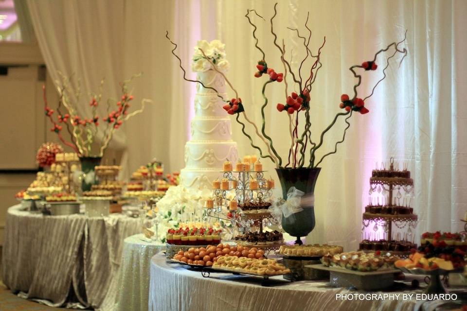 SAVOR CATERING