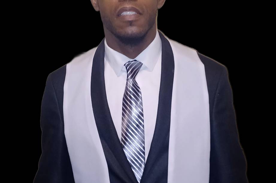 Wedding Officiant Romondo
