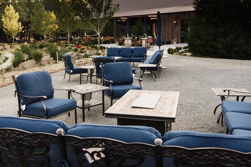 Live Happy Lane Winery