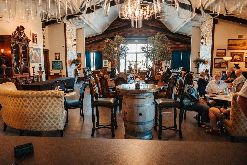 Live Happy Lane Winery