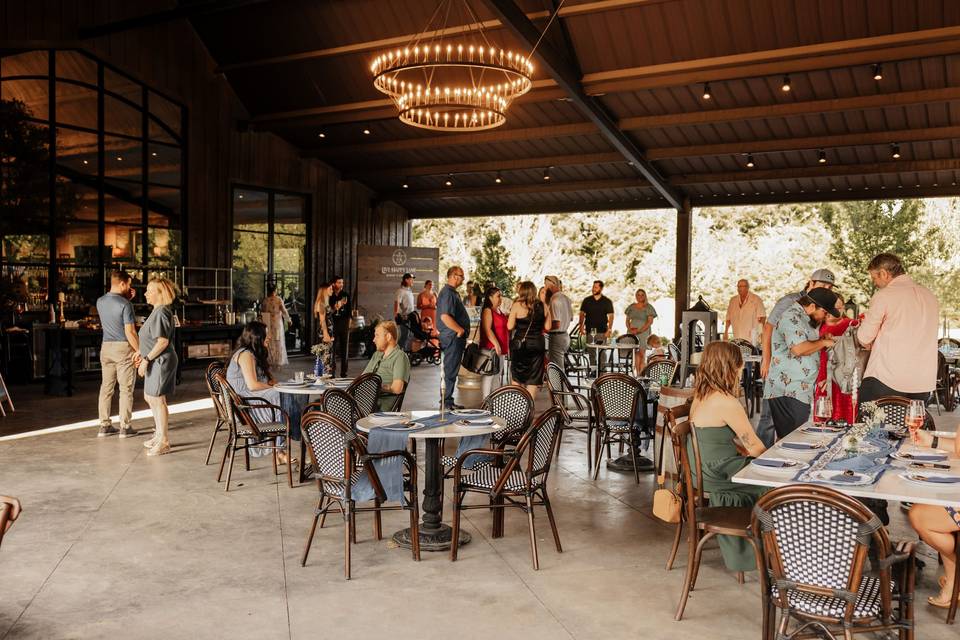 Live Happy Lane Winery