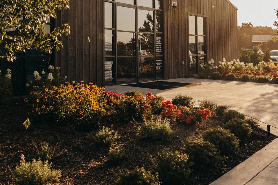 Live Happy Lane Winery