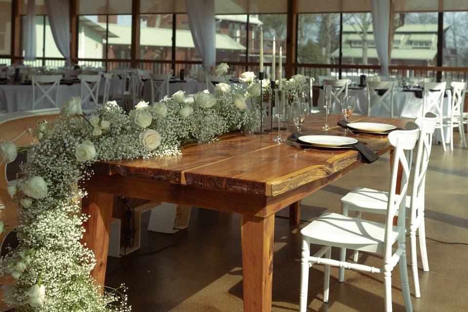 Sweetheart table
