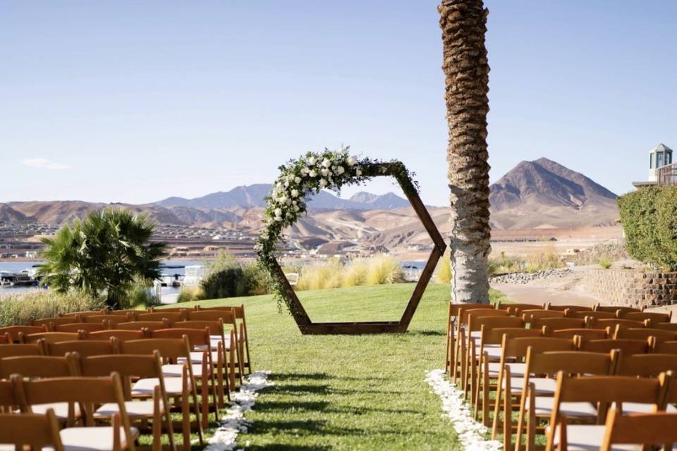 Lawn lake side ceremony