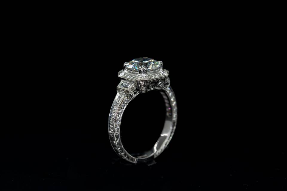 Classic Engagement ring