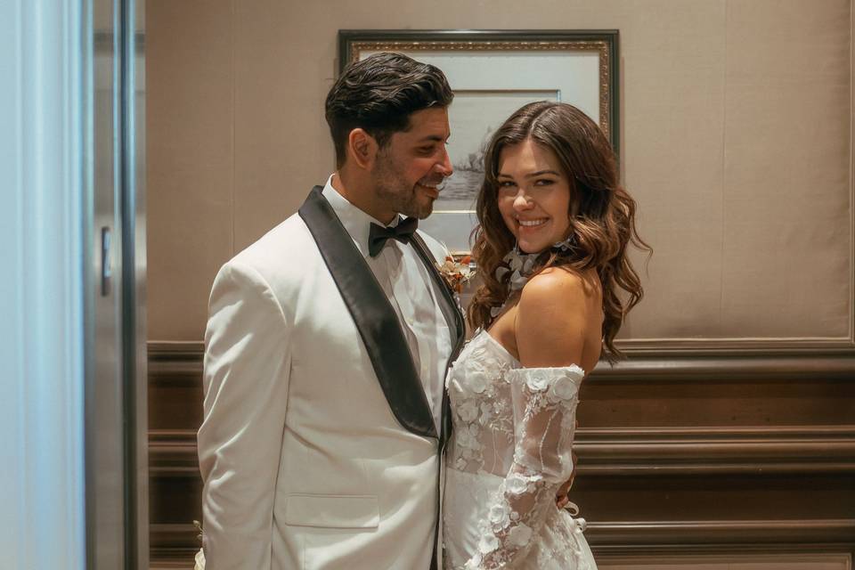Elevator Couple 3x2 2032x135