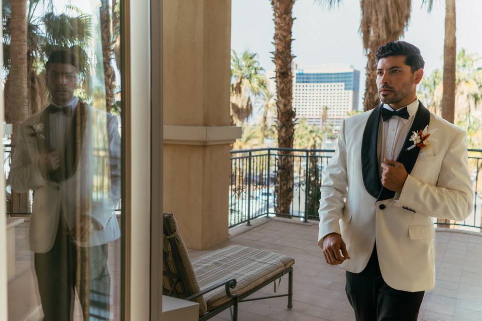 Groom Reflection 3x2 2032x1356