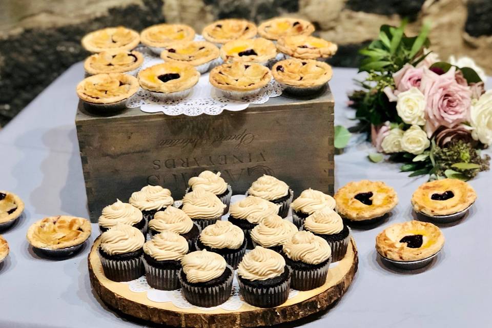 Mini Pies & Cupcakes