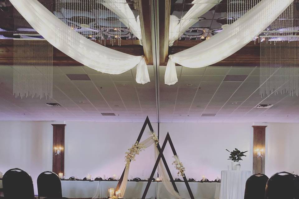 Overview half Hall