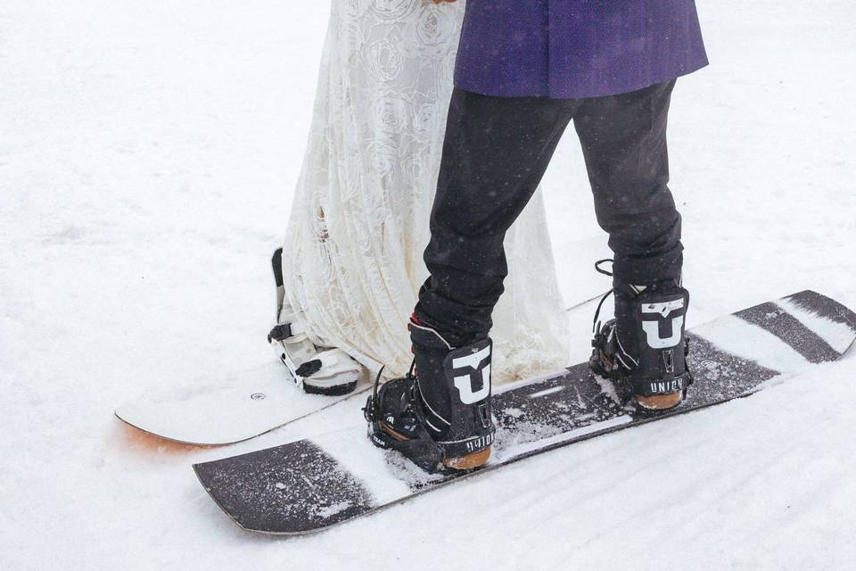 Snowboard winter bride