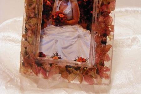 picture frame made from flowers