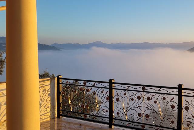 Chateau Escondido