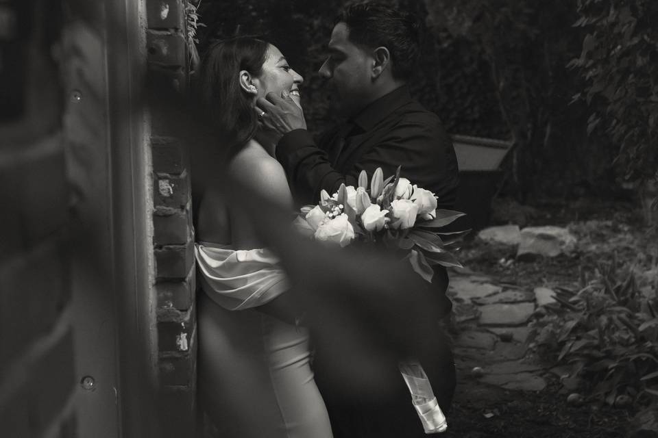 Elevator kiss