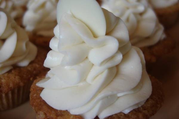 Carrot cupcake with white chocolate cream cheese frosting!
For all the Brides and Grooms that want to stray from the norm