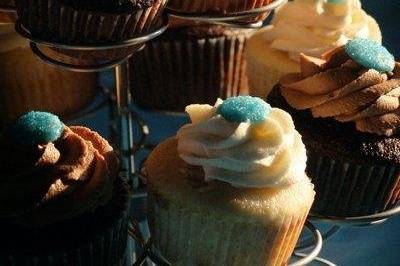 Vanilla and Chocolate cupcakes