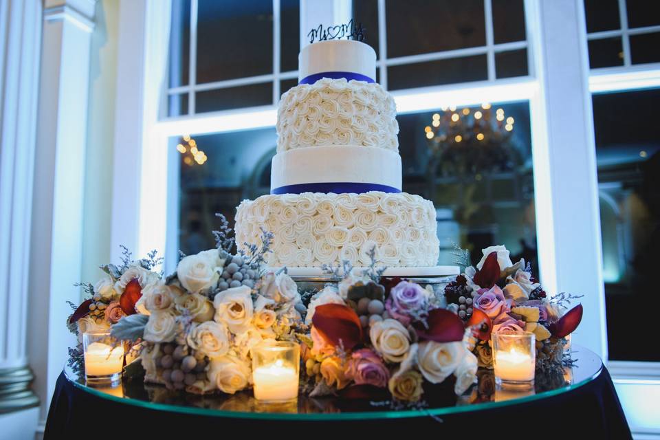 Rosettes wedding cake