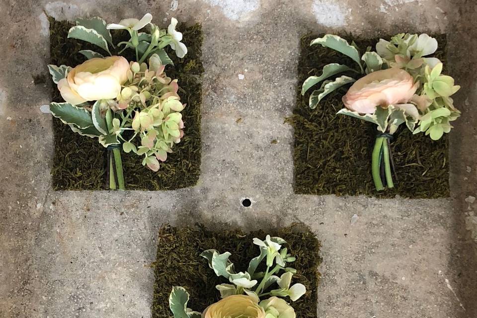 Boutonniere presentation detail