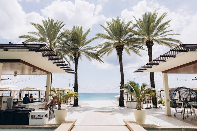 Pool & Beach