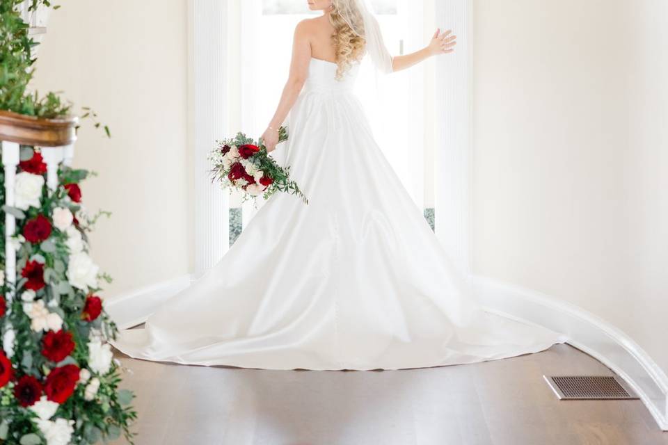 Elegant bridal hair and makeup