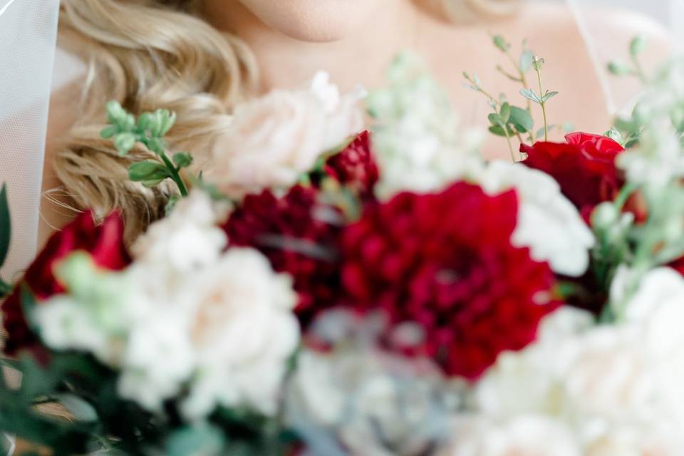 Elegant bridal hair and makeup