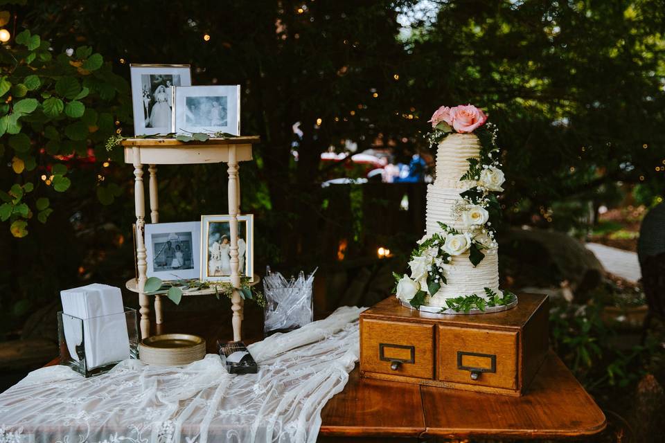 Vintage Cake Table