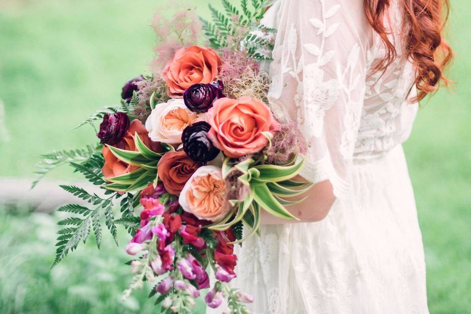 Flower crown and boho bouquet!