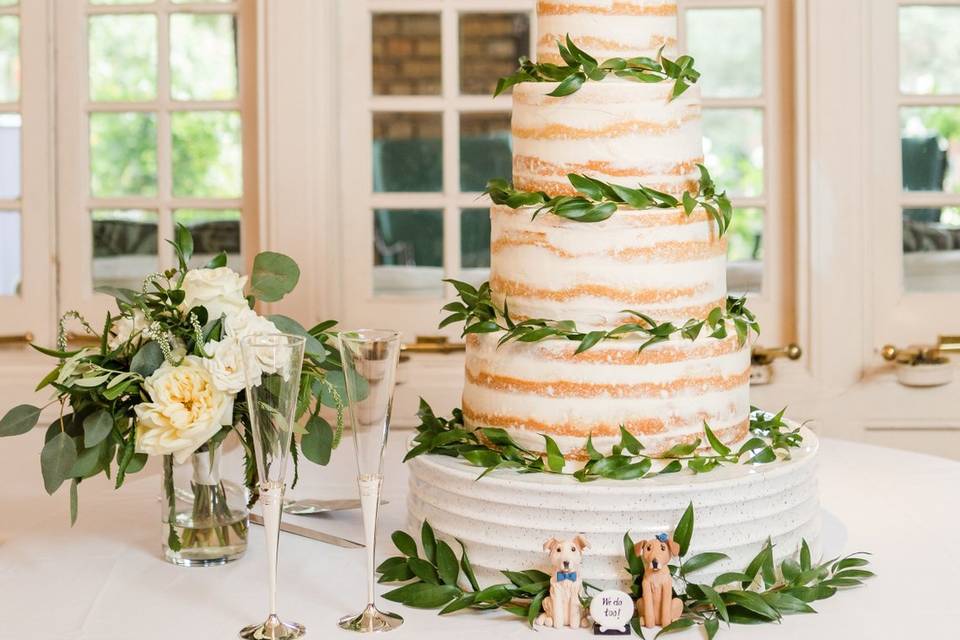 Any Reason To Plan LLC Wedding Planning / Cake: Magic Muffins / Credit: Erin Lindsey Photography