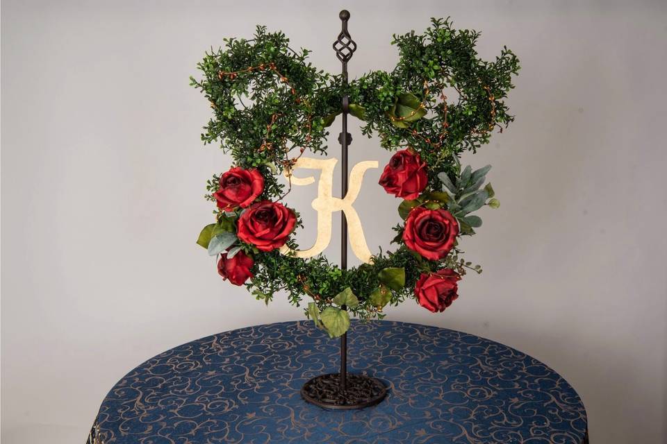 Roses and gold letter decor