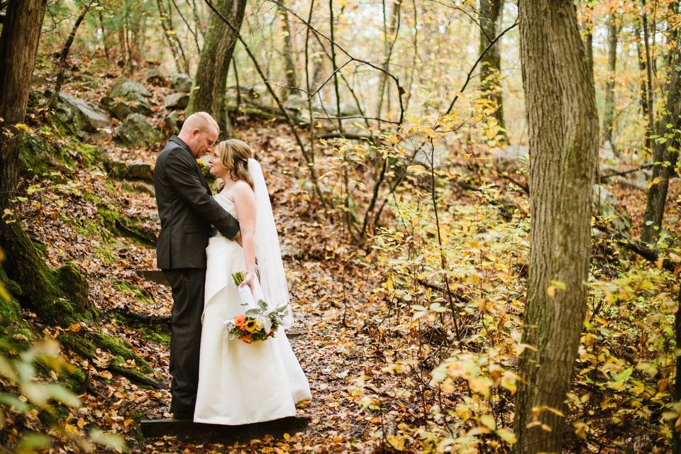 Wedding photos in woods