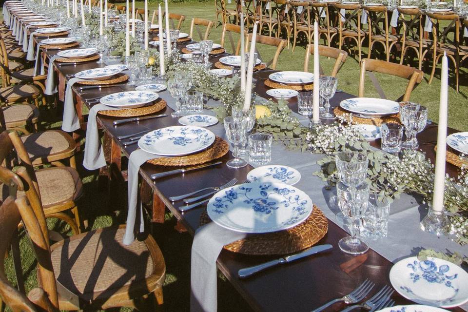 Al fresco wedding reception