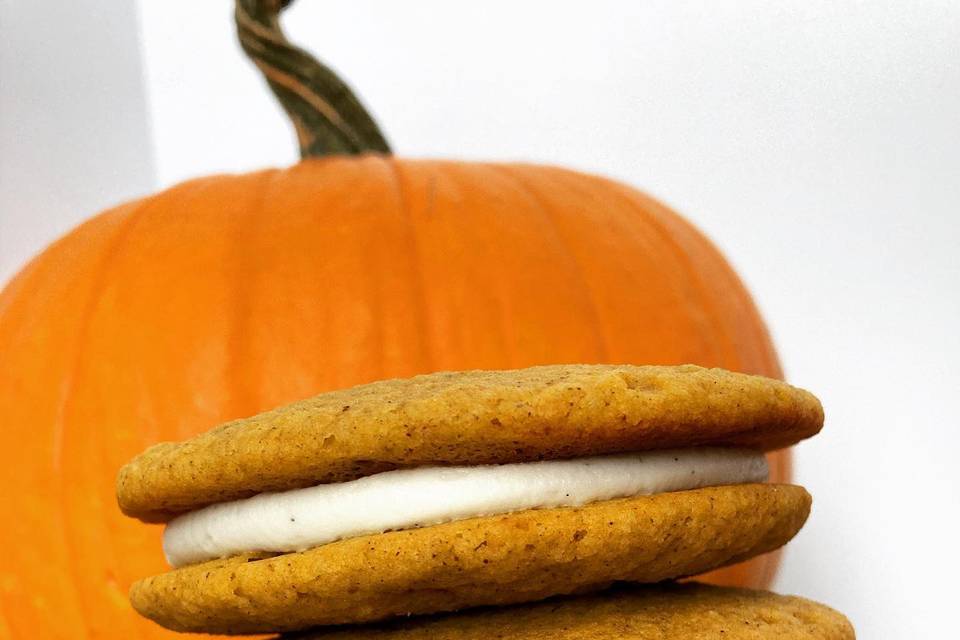 Pumpkin whoopie pie