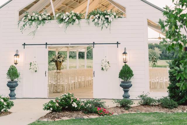 Barn Wedding in Mississippi