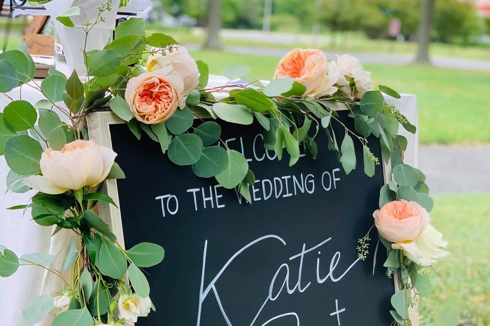 Welcome sign flowers