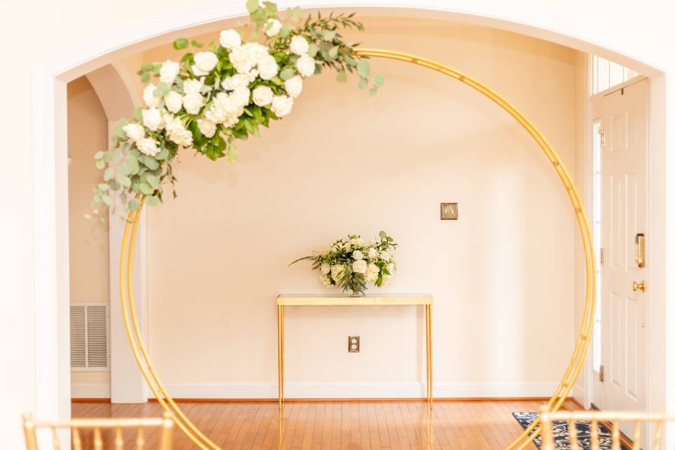 Circular ceremony arch