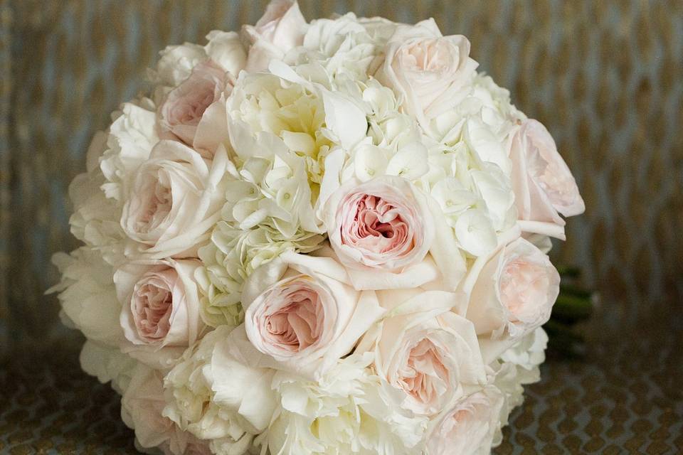 White and pink bouquet