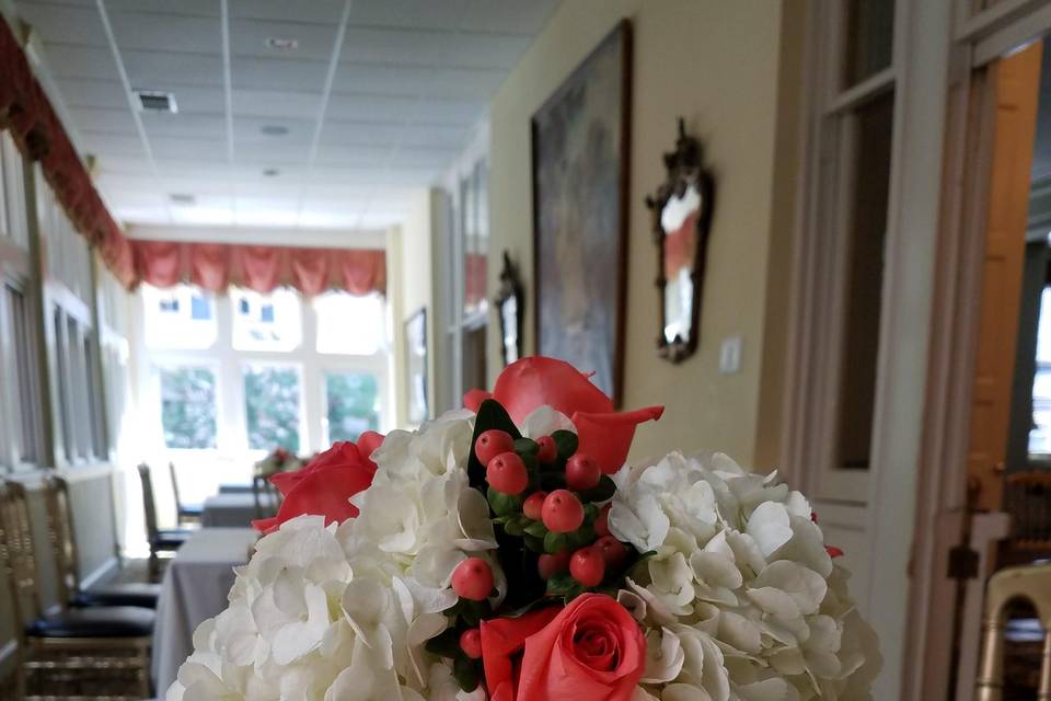 Cocktail table arrangement