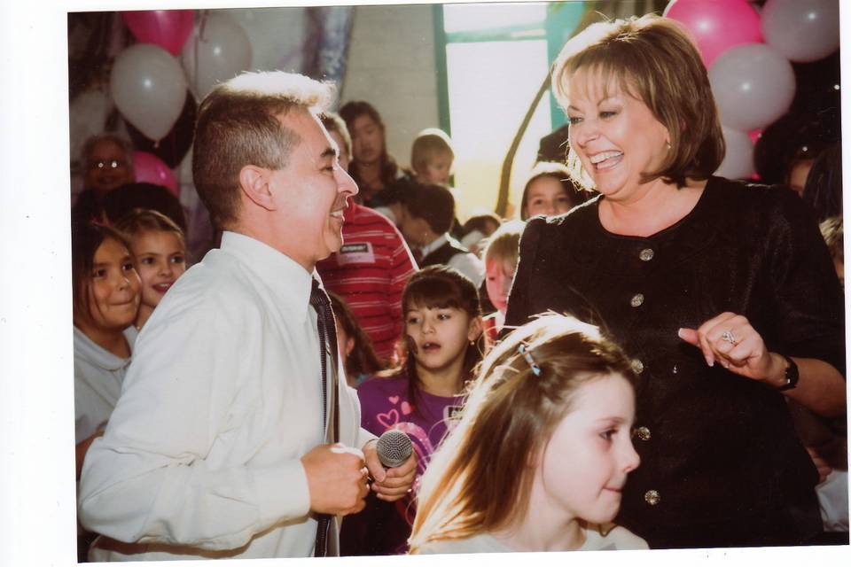 Chicken dance with Governor.