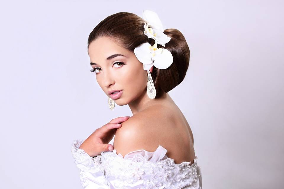 Smooth chignon