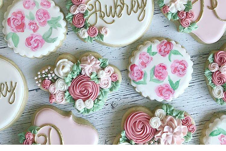 Stunning sugar cookie favors and extra for dessert table! #partnered vendors = deals!