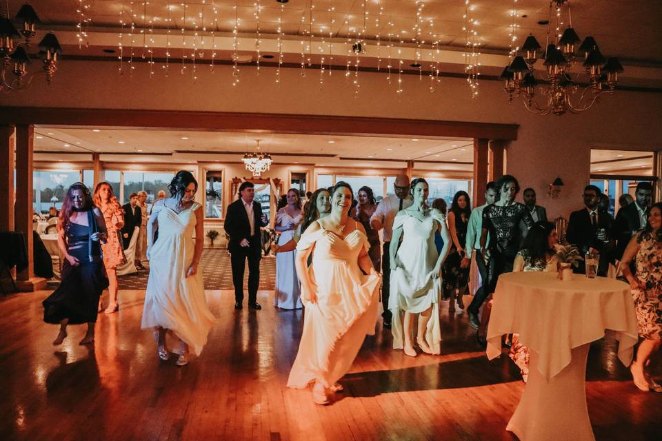 Wedding line dances